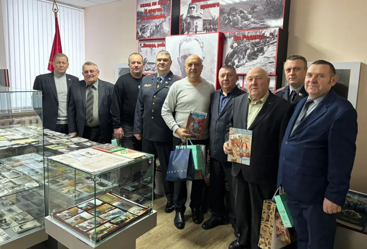 Поздравления принимали ветераны РОВД